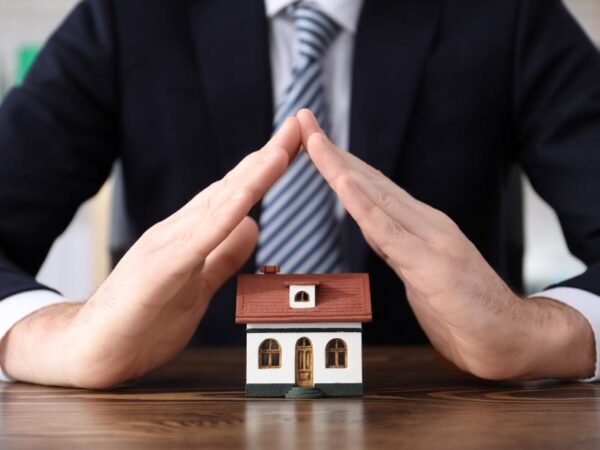 Learn What Homeowners’ Insurance Typically Covers